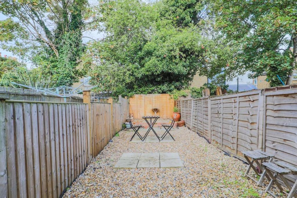 2 Bed Garden Flat Leyton Village London Ngoại thất bức ảnh