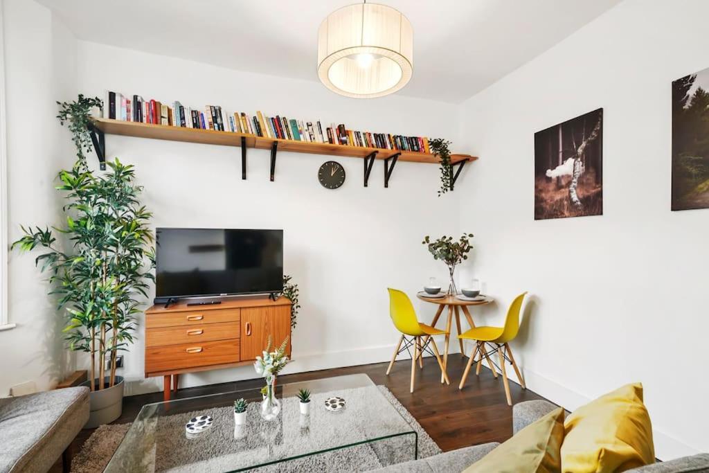 2 Bed Garden Flat Leyton Village London Ngoại thất bức ảnh